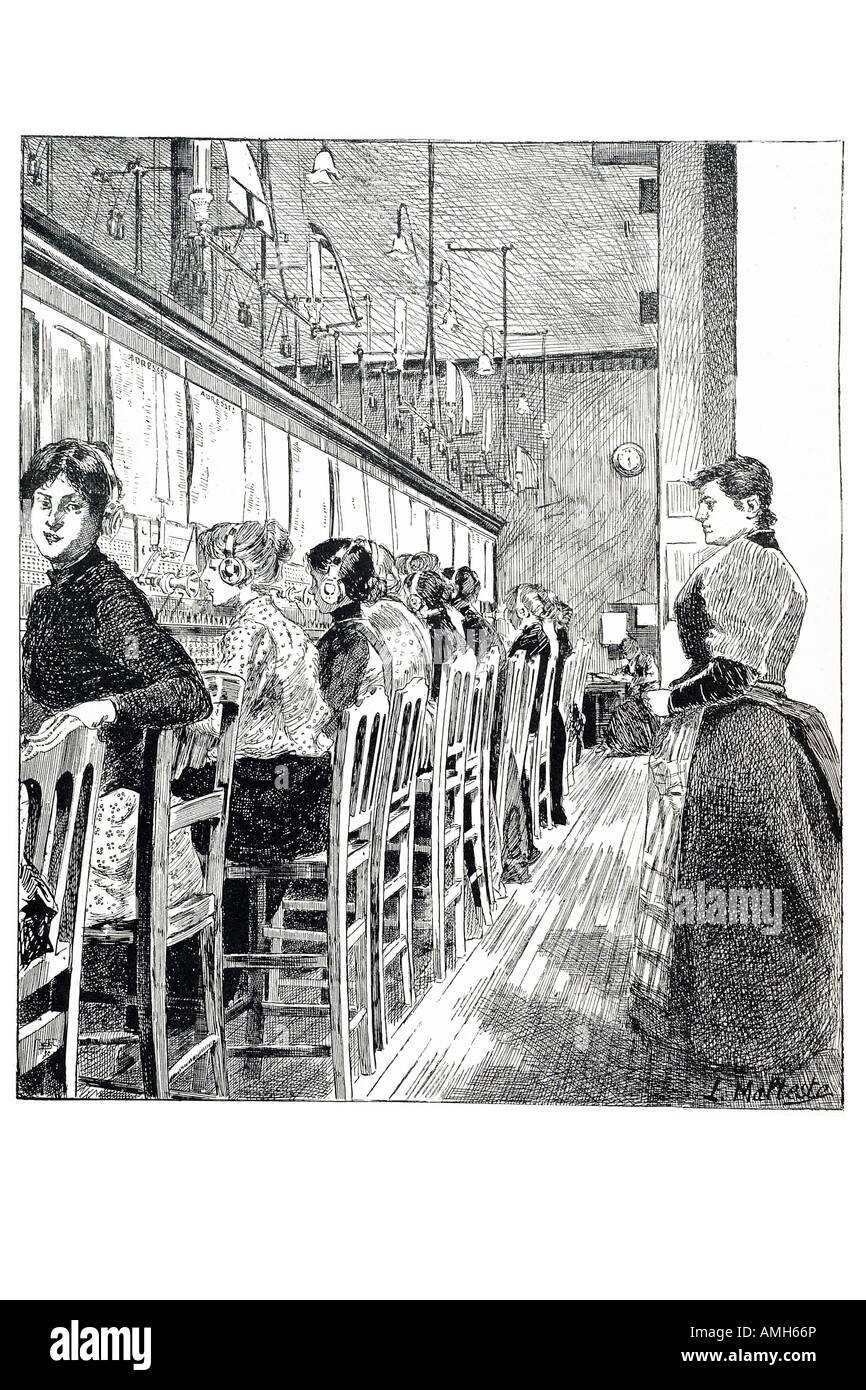 L'échange téléphonique general post office parisien Paris France Franco change manuel Français femmes femme fille travailler assis assis président Banque D'Images