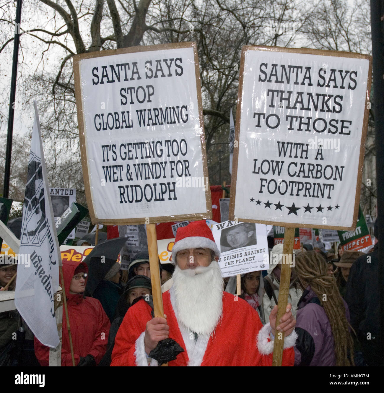 Des pancartes des manifestants le changement climatique 8 décembre 2007 Londres mars Banque D'Images