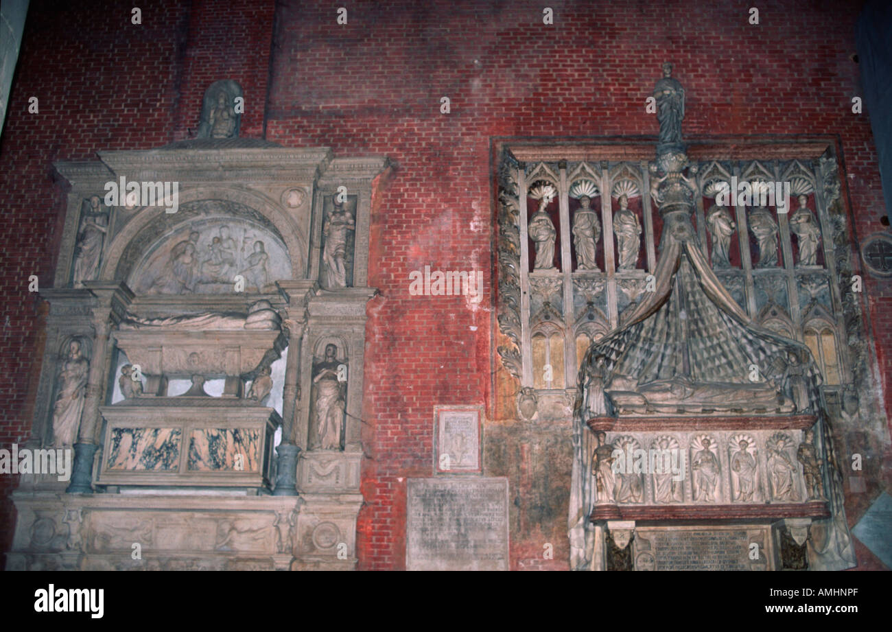 Venezia, Stadtteil Castello, Santi Giovanni e Paolo, San Zanipolo, Dogengräber, rechts Grabmal des Tommaso Mocenigo datiert 1423 Banque D'Images