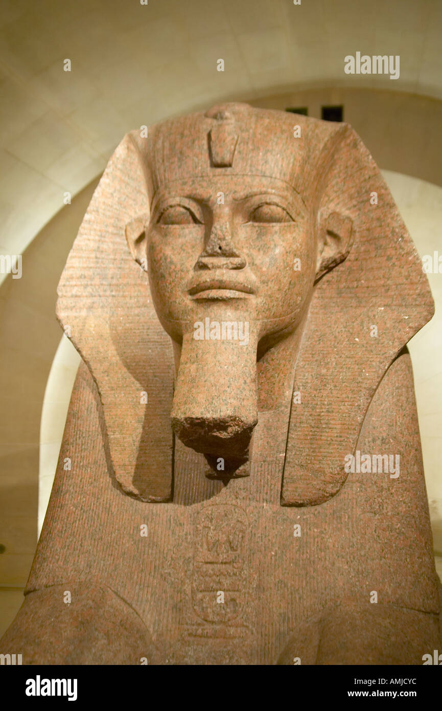 La sculpture égyptienne au Musée du Louvre Paris France Banque D'Images
