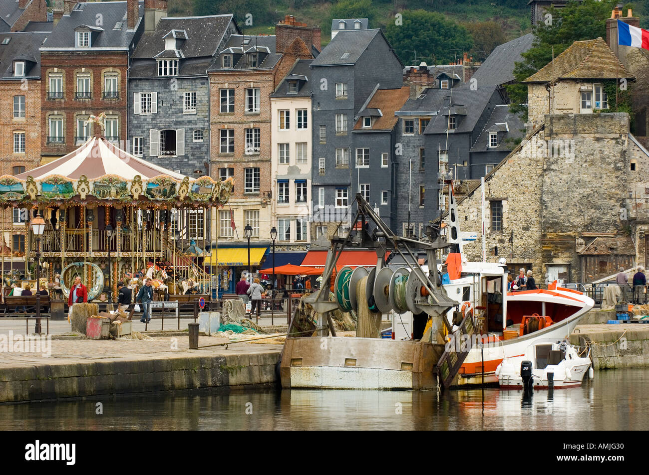 Vieux Bassin Le Vieux Bassin Et La Lieutenance Le 16C Lieutenant S 