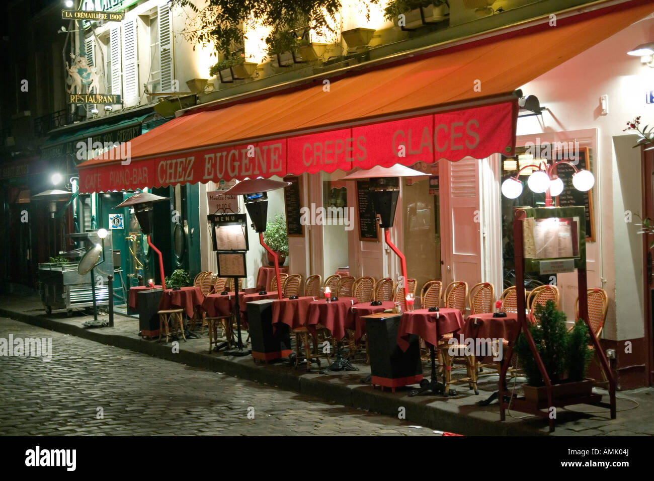 Les restaurants de la Place du Tertre Montmartre Paris France Banque D'Images