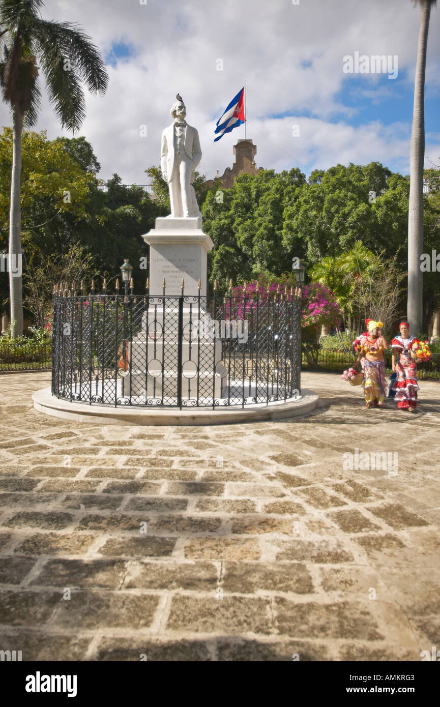 Une statue de révolutionnaire cubain José Marti dans la vieille Havane Cuba Banque D'Images