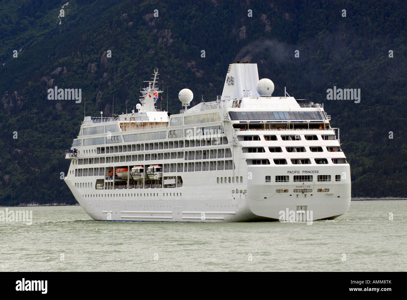 Quai des bateaux de croisière du port de Skagway en Alaska AK États-Unis Aux États-Unis, l'Alaska, le passage intérieur tour tourisme voyage locations de passagers Banque D'Images