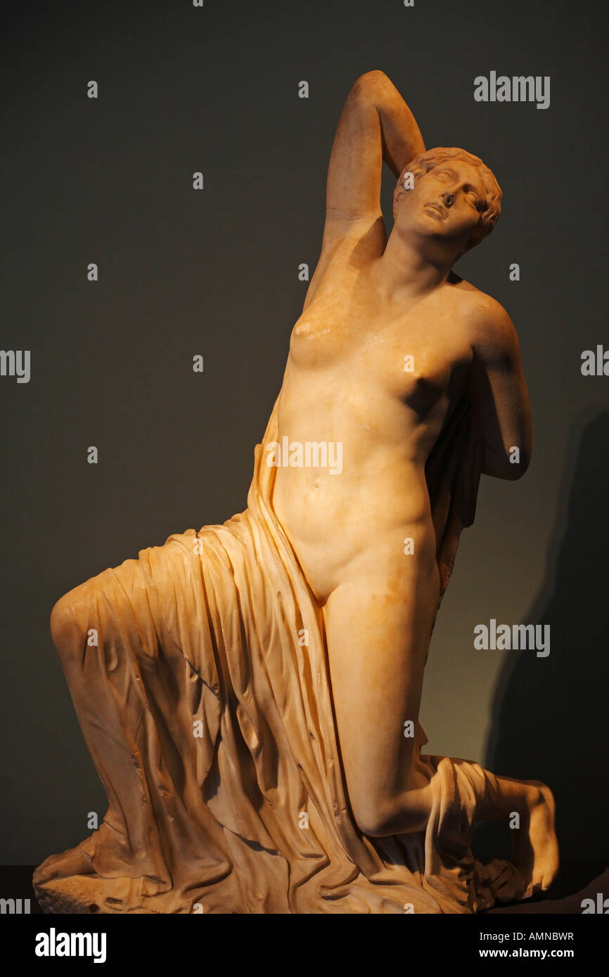 Les blessés figure féminine dont le dos a été frappé par une flèche, le Palazzo Massimo alle Terme, Musée National de Rome, Italie Banque D'Images