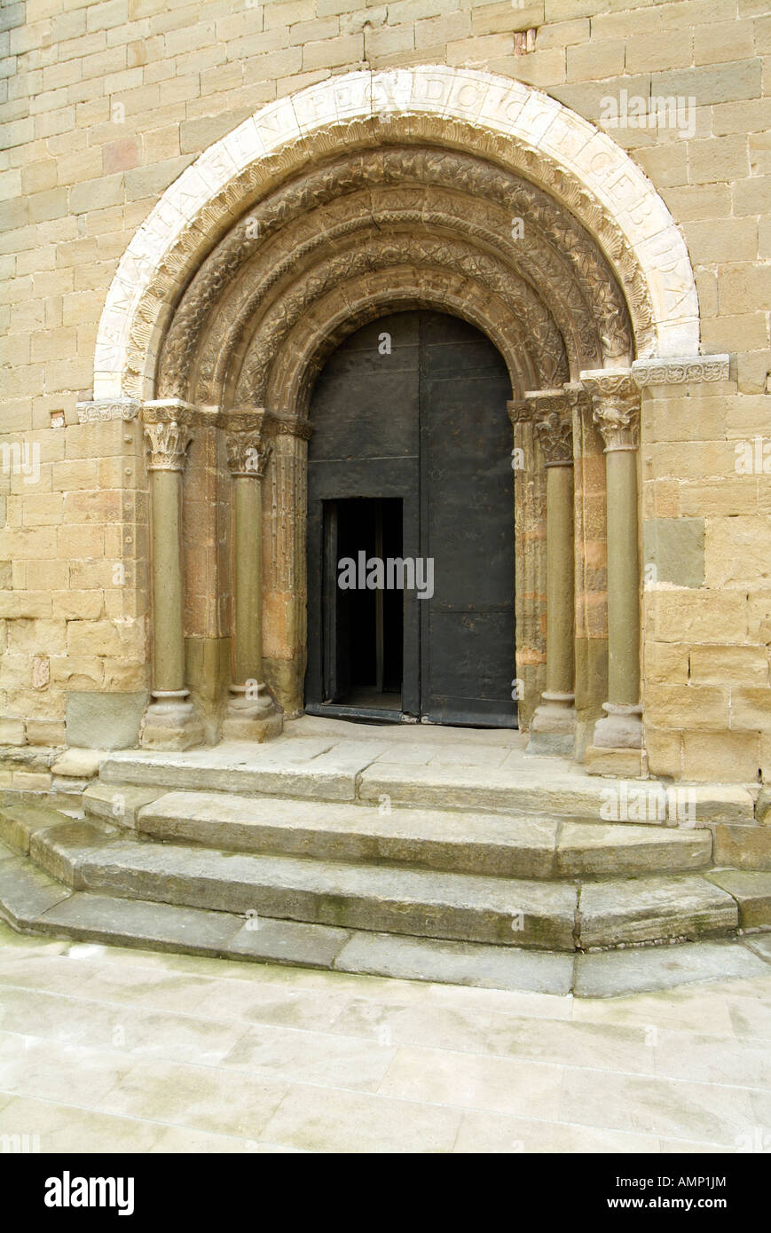 L'église romane de Santa Eugenia de Berga. District d'Osona. Province de Barcelone. Espagne Banque D'Images