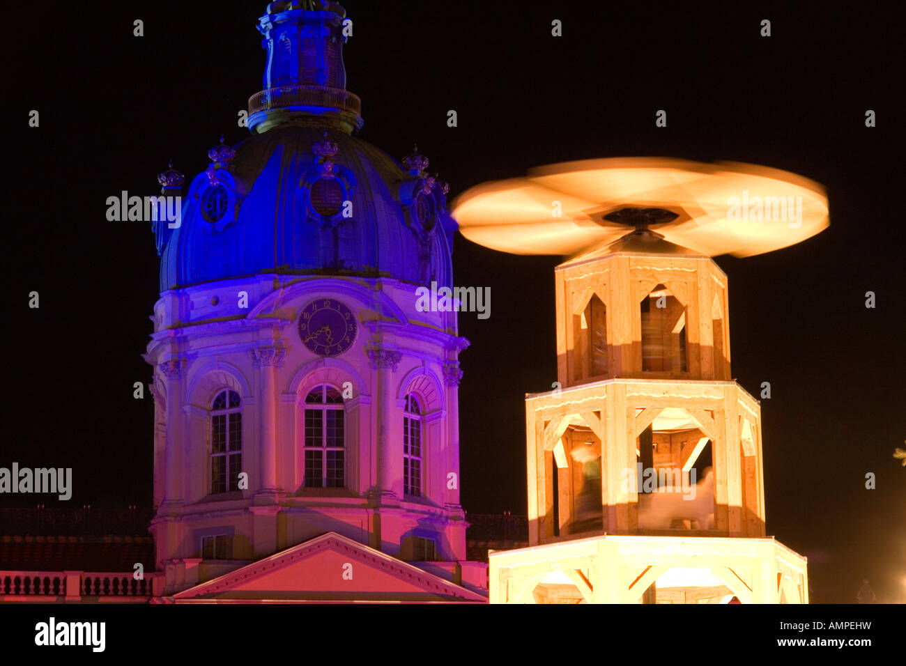 Allemagne Capitale Berlin le premier marché de Noël en face de la Palais de Charlottenburg la résidence d'été de la Prusse Banque D'Images