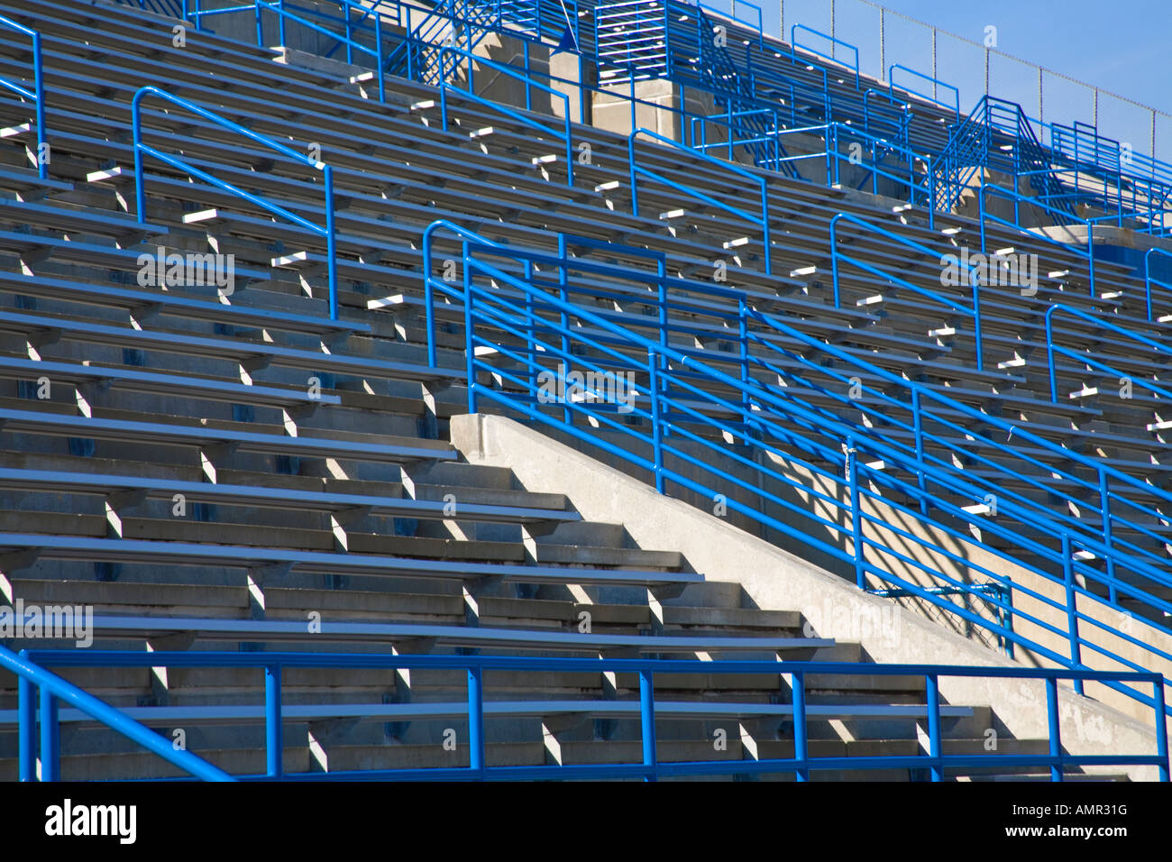 Sièges dans un stade vide Banque D'Images