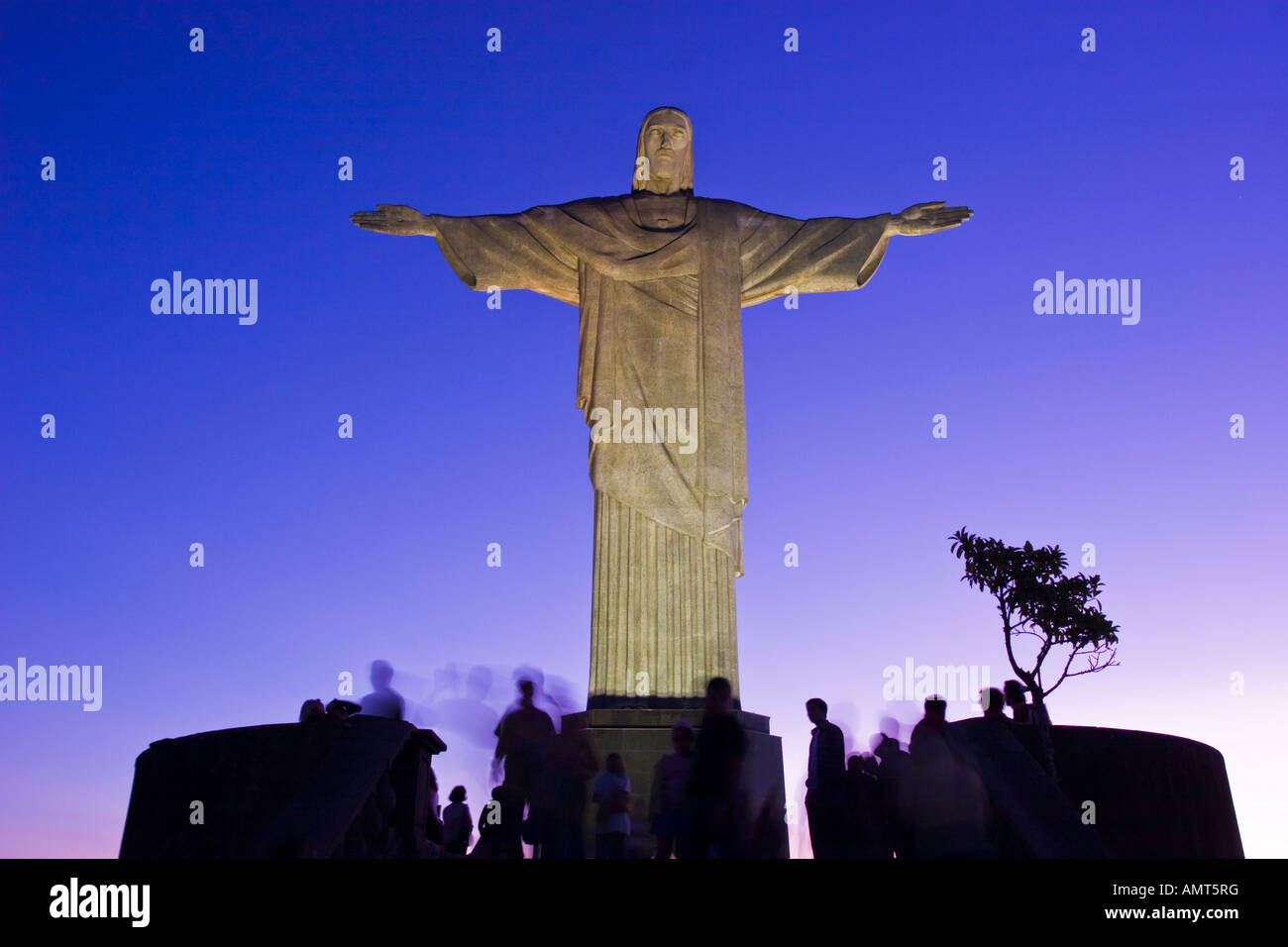 Le Christ Rédempteur est une statue de Jésus Christ à Rio de Janeiro au Brésil et est situé à la montagne du Corcovado Banque D'Images