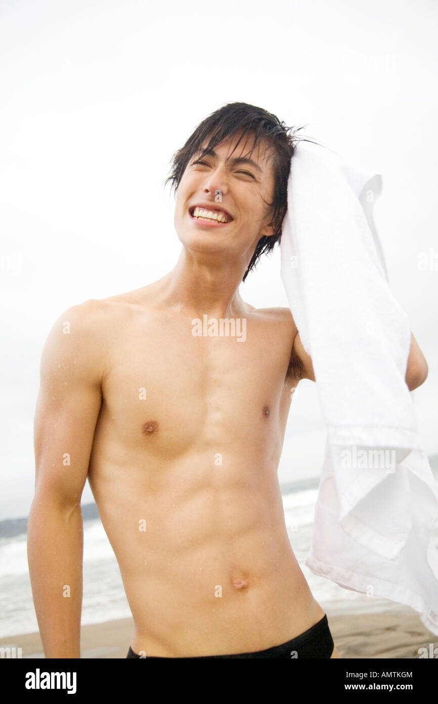 Portrait de jeune homme en maillot de bain japonais Photo Stock - Alamy