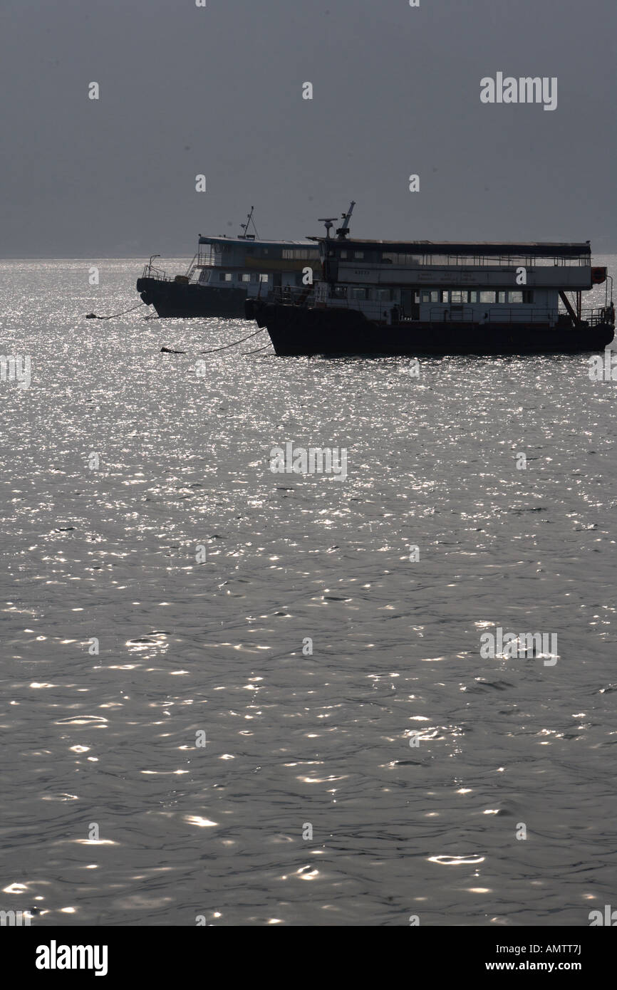 Bateaux amarrés au large de Peng Chau Island Hong Kong, Chine Banque D'Images