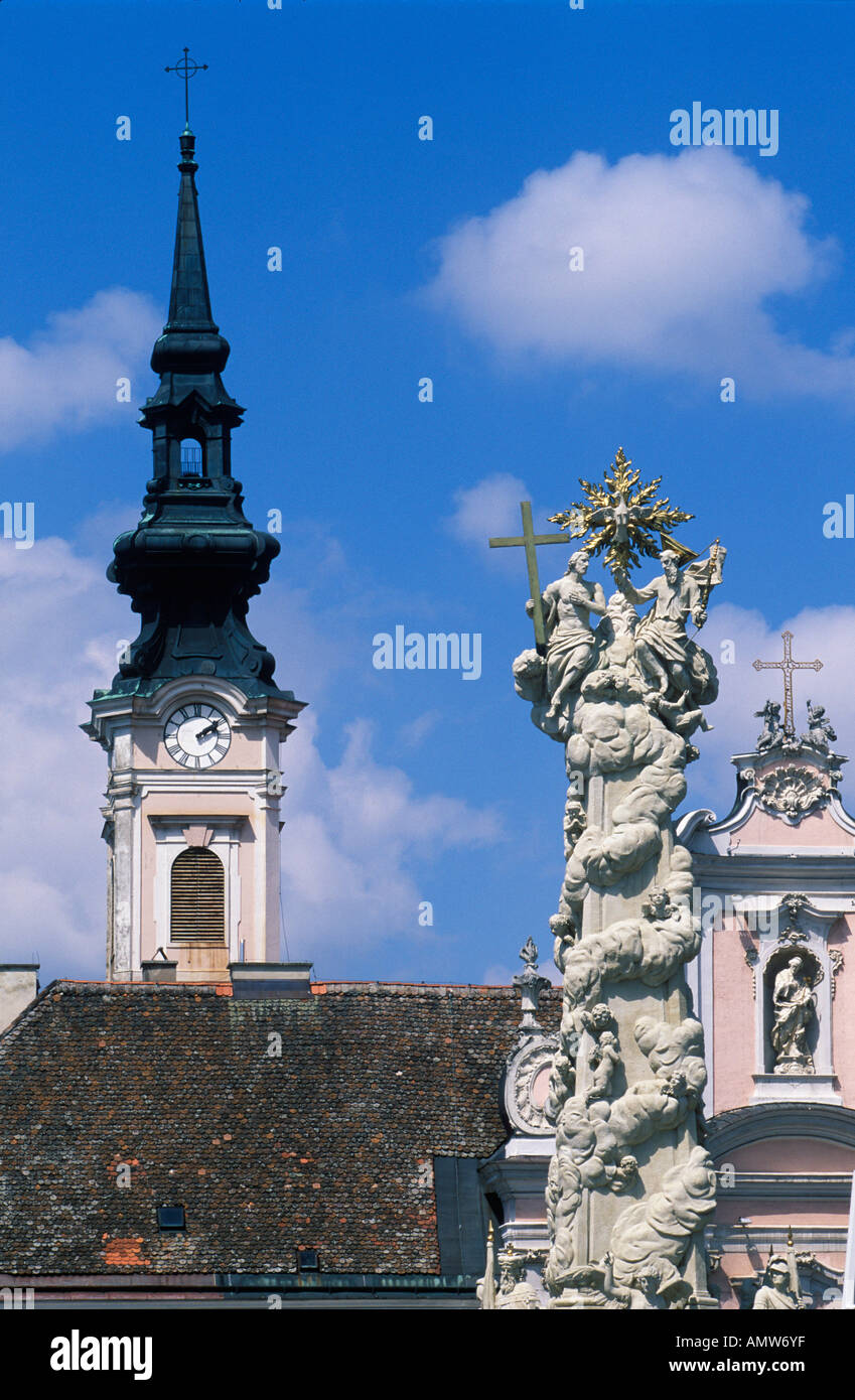 Statue de la peste et l'église Saint Franciscus Pölten Basse-autriche Banque D'Images