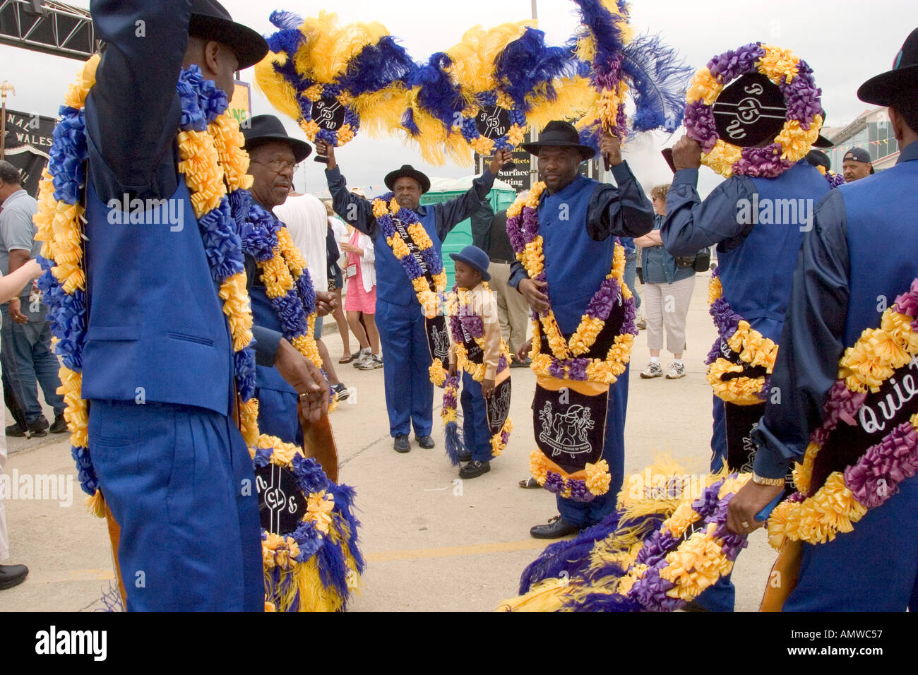 Le Prince de Galles et de l'aide sociale à la parade Pleasure Club 2004 New Orleans Jazz and Heritage Festival Banque D'Images