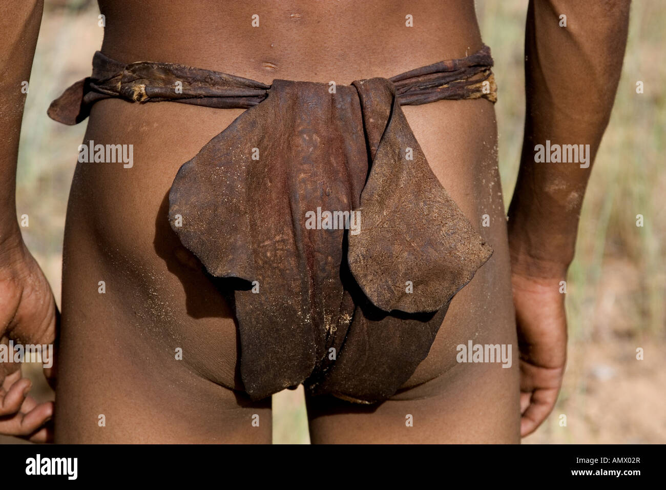Vêtements bushman. Pagne traditionnel fabriqué à partir de cuir, springbuck Namibie Banque D'Images
