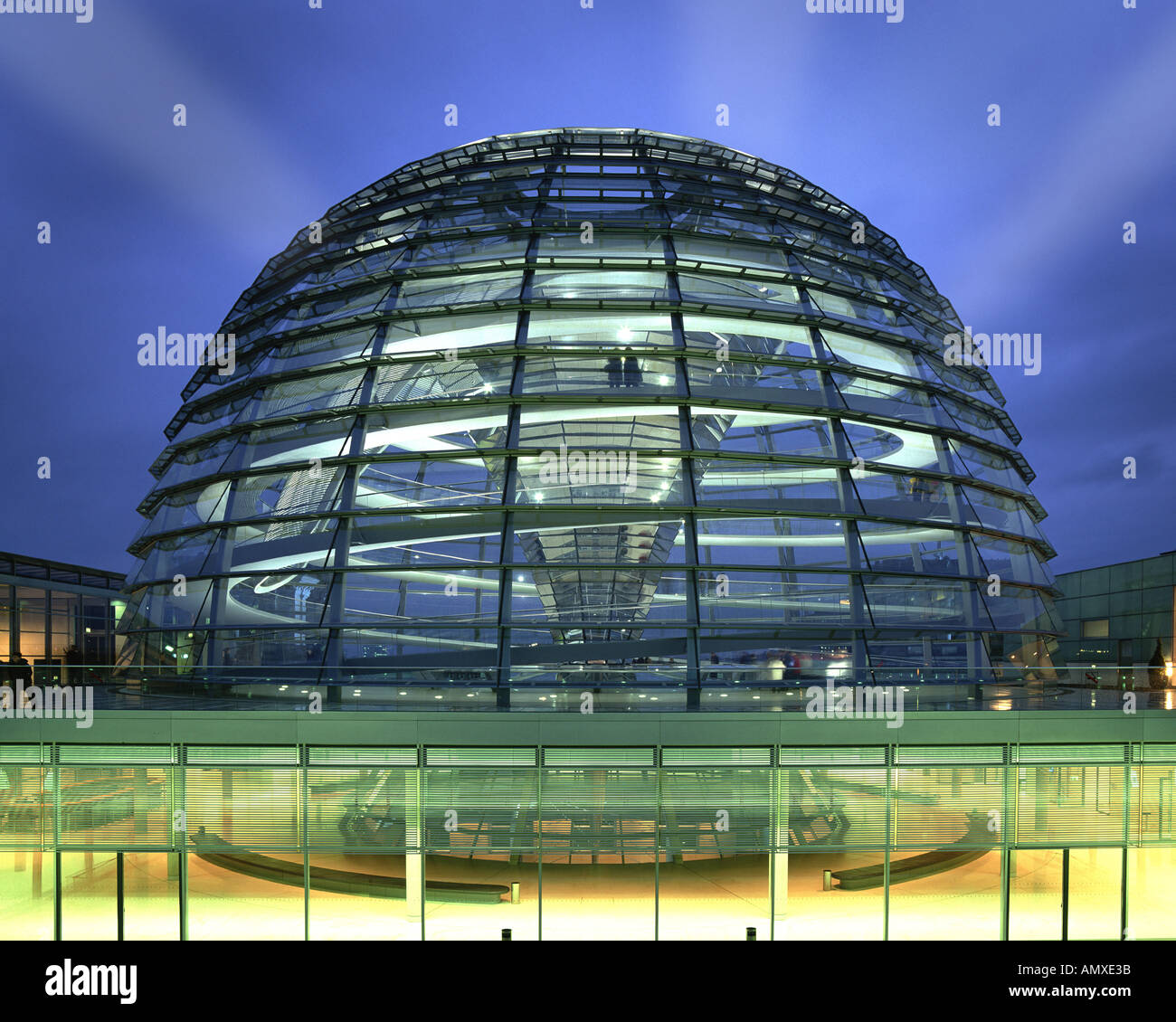 DE - BERLIN : Le Reichstag (Parlement allemand) Banque D'Images
