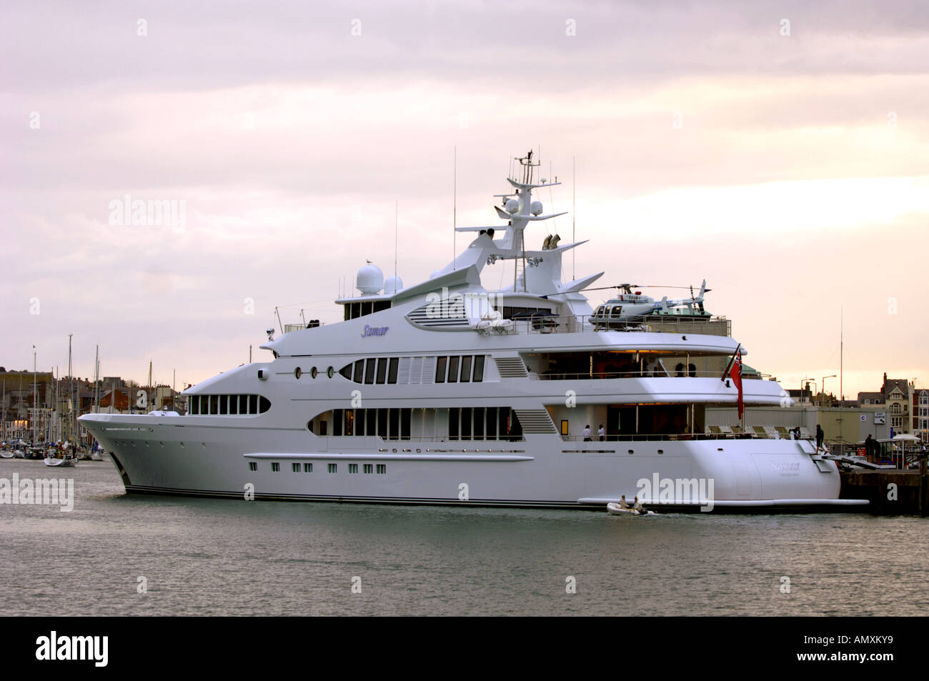 Samar, super yachts à quai dans le port de Weymouth, Dorset UK Banque D'Images
