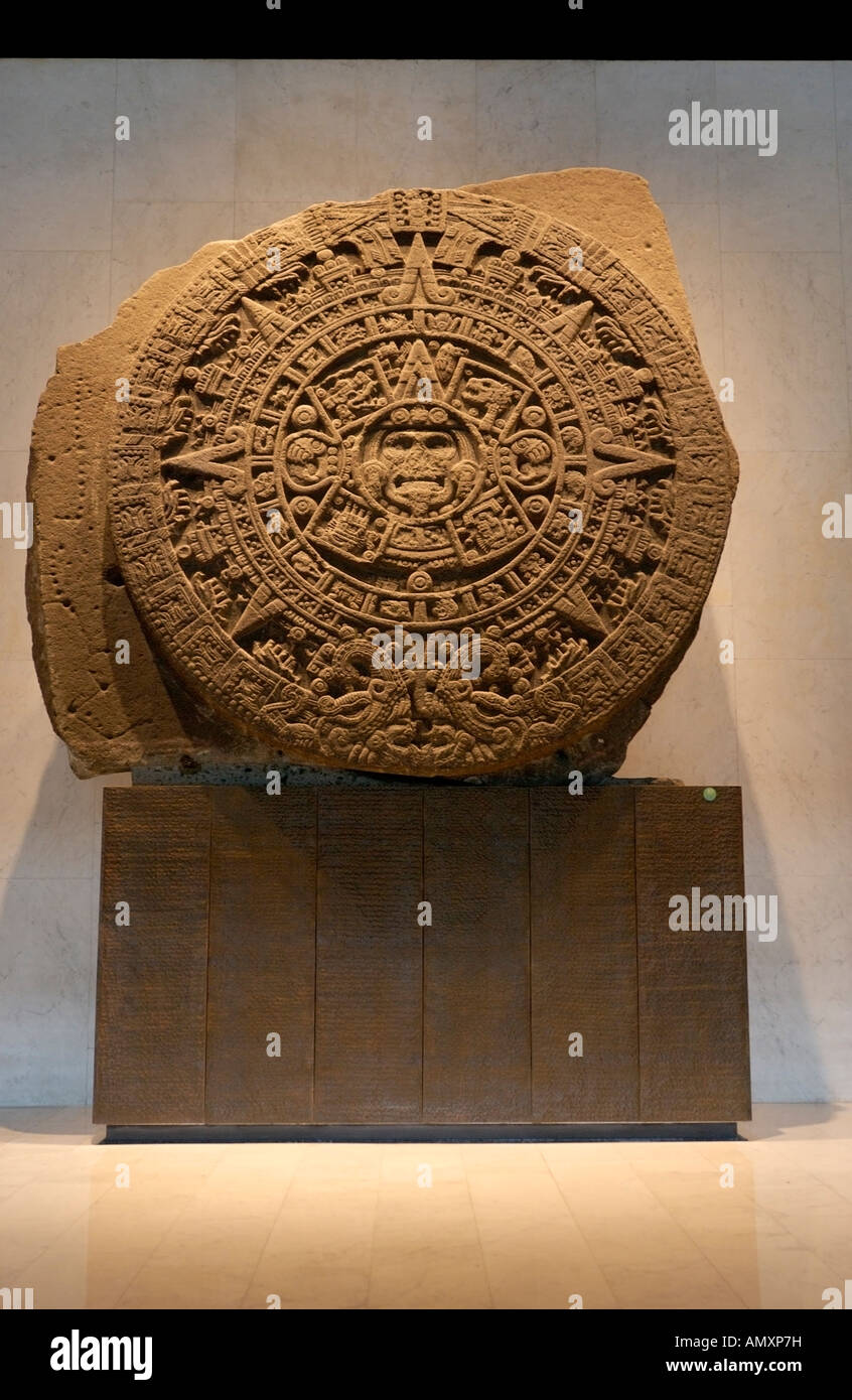 Close-up sculpture à l'intérieur du musée, calendrier aztèque, Musée National d'Anthropologie, Mexico, Mexique Banque D'Images