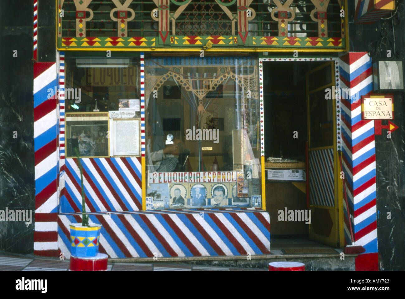 Barber shop espagnol à Tanger Photo Stock - Alamy
