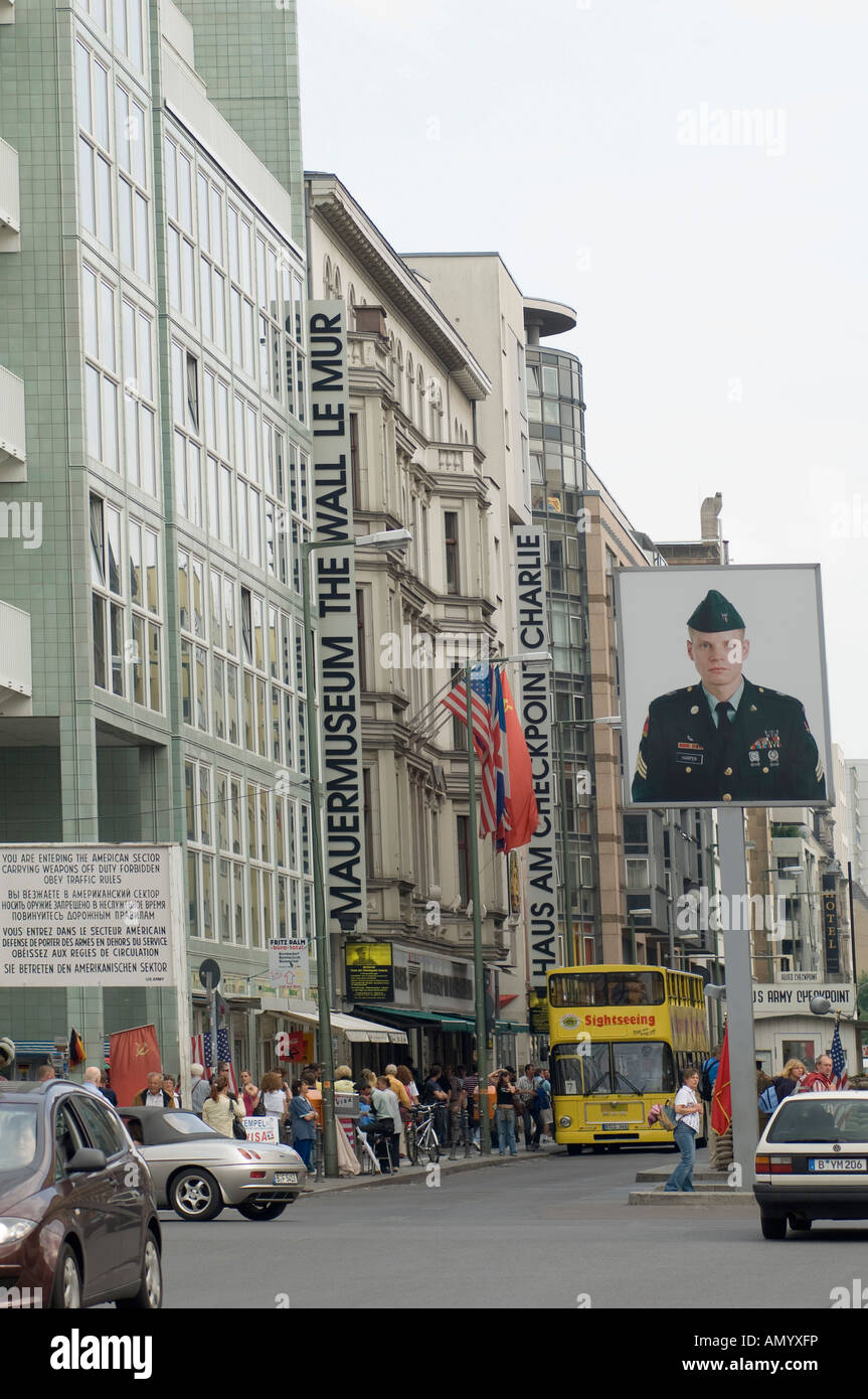 Fragment Authentique Du Mur De Berlin - Provenance Checkpoint Charlie, Allemagne