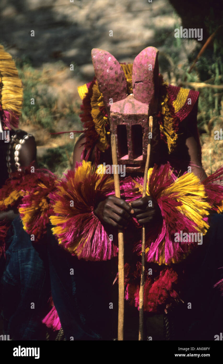 Mali Dama Festival à Ireli légende locale danseurs masqués Banque D'Images