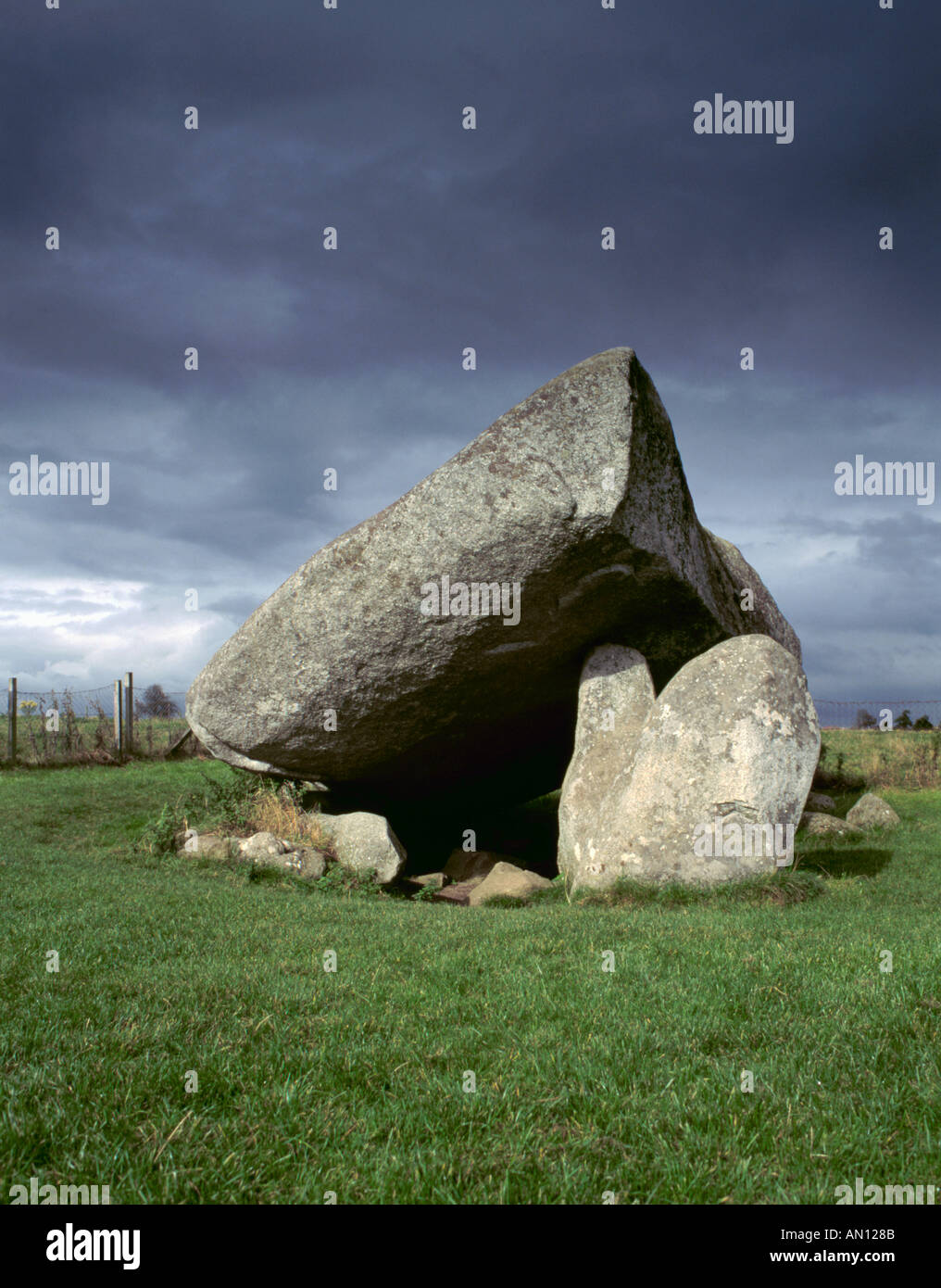 'Browne's Hill' dolmen, une sépulture néolithique, Carlow, dans le comté de Carlow, Irlande (Irlande). Banque D'Images
