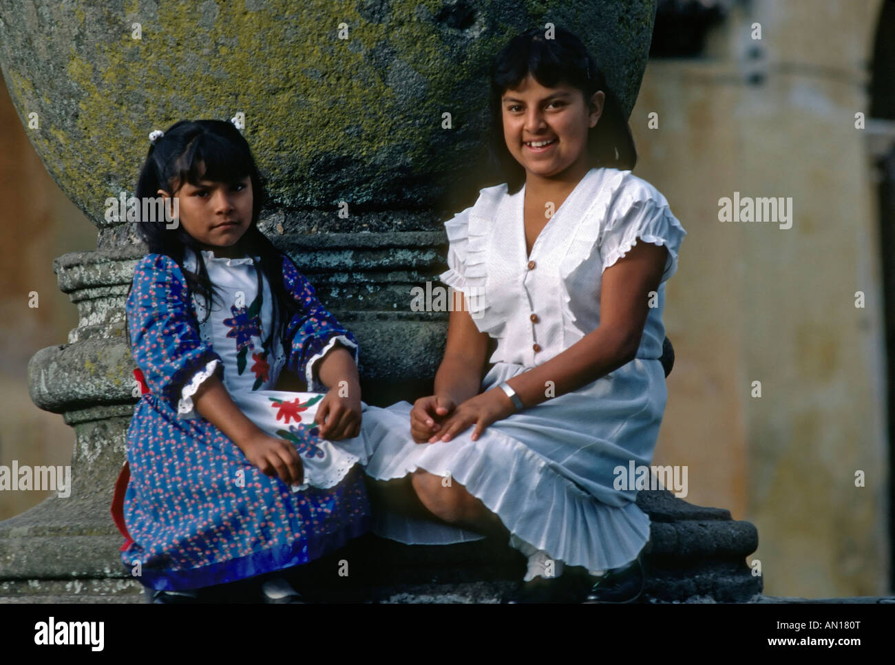 Deux jeunes filles à Antigua Guatemala Banque D'Images