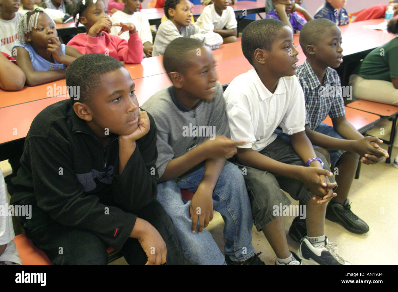 Miami Florida,Little Haiti,Edison Park Elementary School,campus,primaire,éducation,campus,jeu scolaire avec message anti drogue,éducation des étudiants Banque D'Images