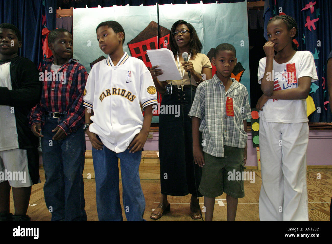 Miami Florida,Little Haiti,Edison Park Elementary School,campus,primaire,éducation,campus,jeu scolaire avec message anti drogue,éducation des étudiants Banque D'Images