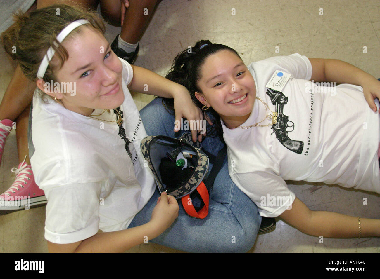 Miami Florida,non violence Project USA,apprendre apprend l'apprentissage,enseigner,étudiants éducation élève jeunesse,anti drogue anti violence,éducation,étude,non Banque D'Images