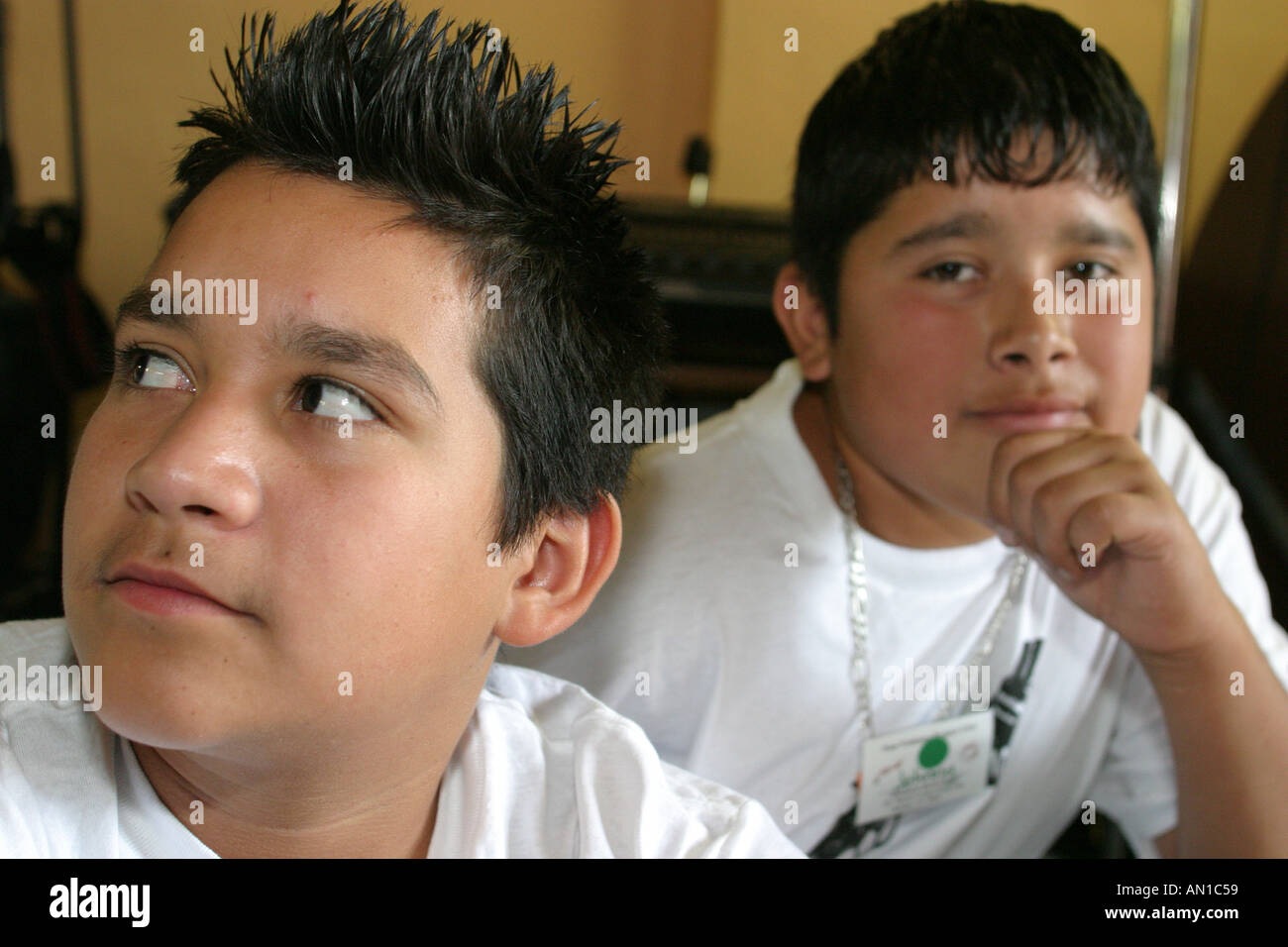 Miami Florida,non violence Project USA,apprendre apprend l'apprentissage,enseigner,étudiants éducation élève jeunesse,anti drogue anti violence,éducation,étude,non Banque D'Images