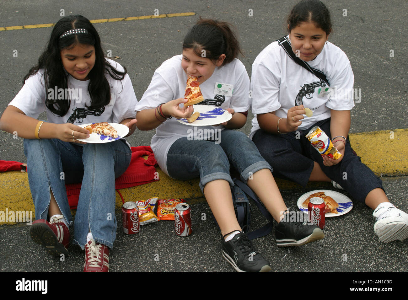 Miami Florida,non violence Project USA,apprendre apprend l'apprentissage,enseigner,étudiants éducation élève jeunesse,anti drogue anti violence,éducation,étude,non Banque D'Images