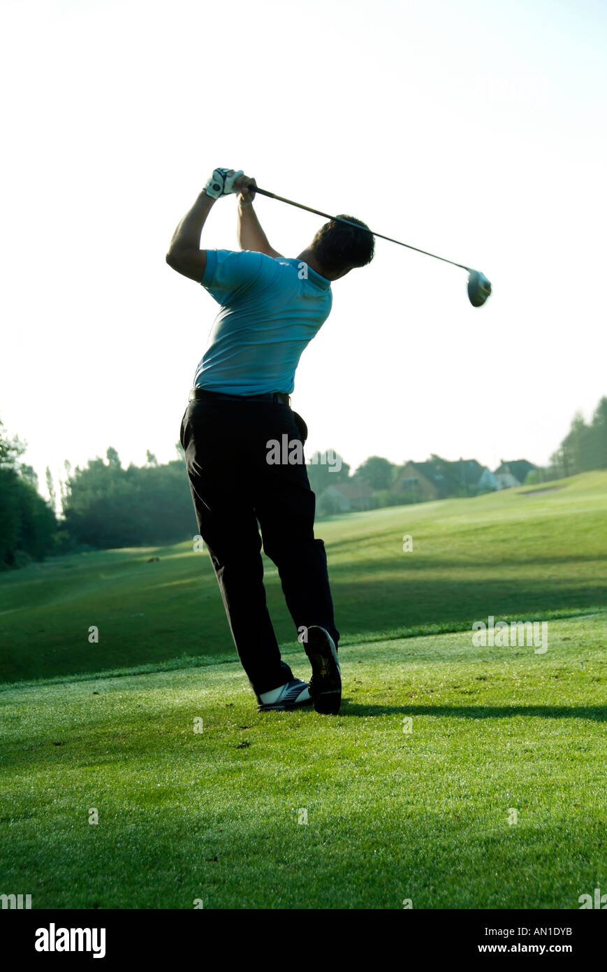 Golf Golf Golf, close-up d'un joueur de golf frapper sa balle au premier trou Banque D'Images
