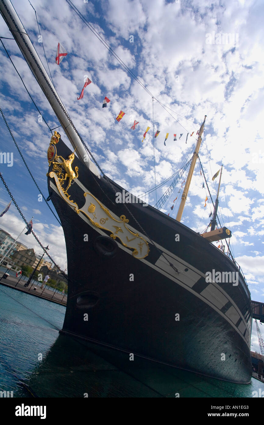 SS Great Britain le premier navire en fer aux beaux jours d'été avec ciel bleu et nuages blancs Avon Bristol UK Somerset Banque D'Images