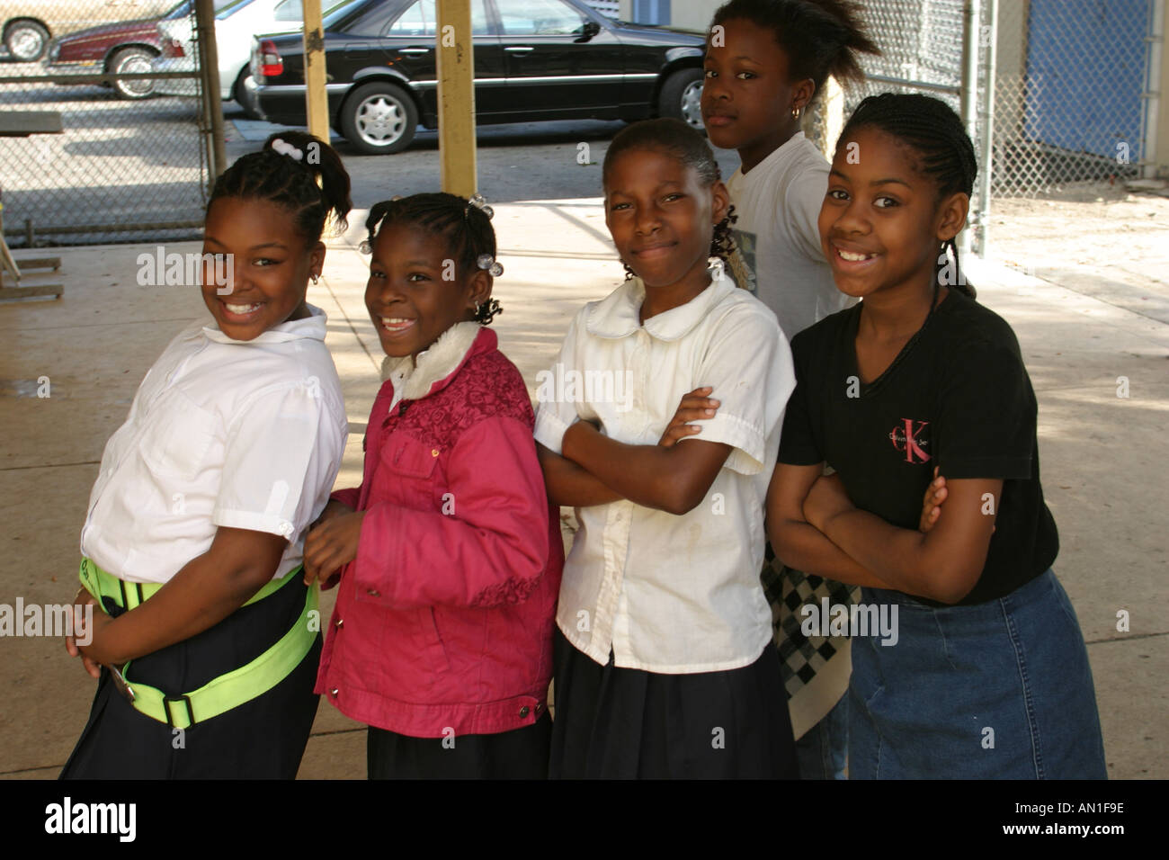 Miami Florida,Liberty City,Charles Drew Elementary School,campus,primaire,étudiants éducation élève jeunesse,entrée dans la cafétéria,visiteurs voyage tra Banque D'Images