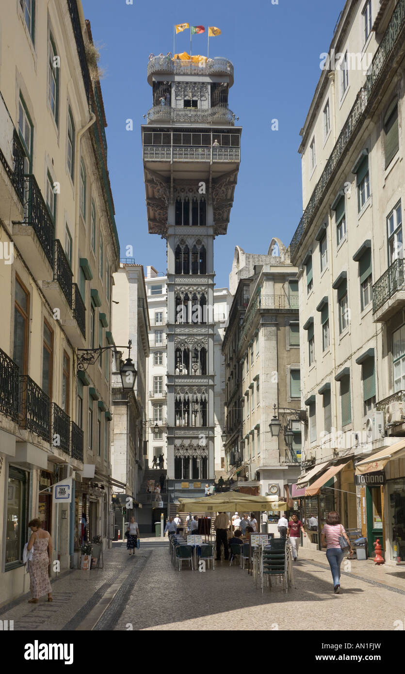 Portugal, Lisbonne, l'ascenseur dans le quartier de Baixa conçu par Eiffel Banque D'Images