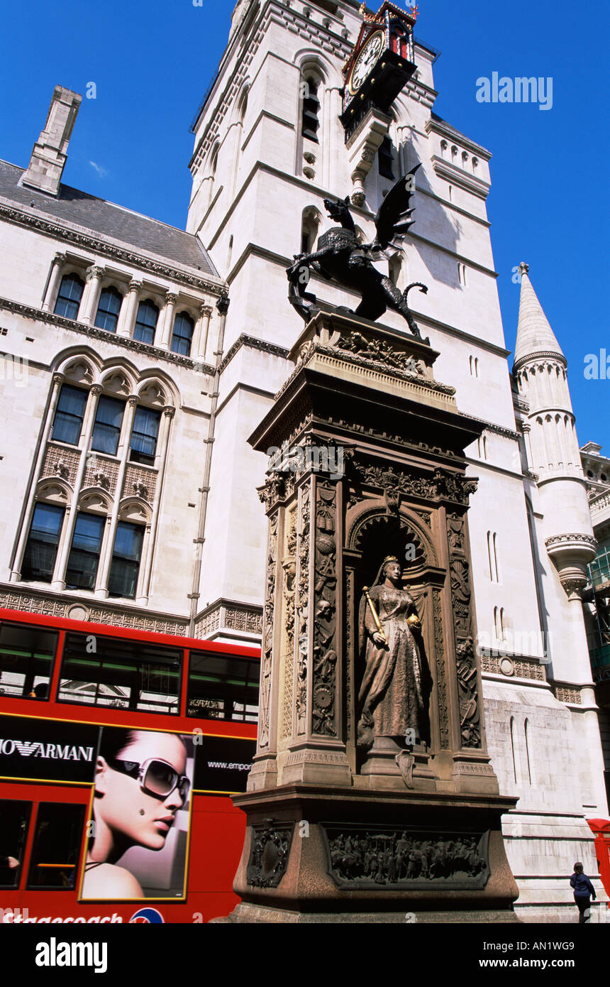 L'Angleterre,Londres,Temple Bar Memorial et le palais de justice Banque D'Images