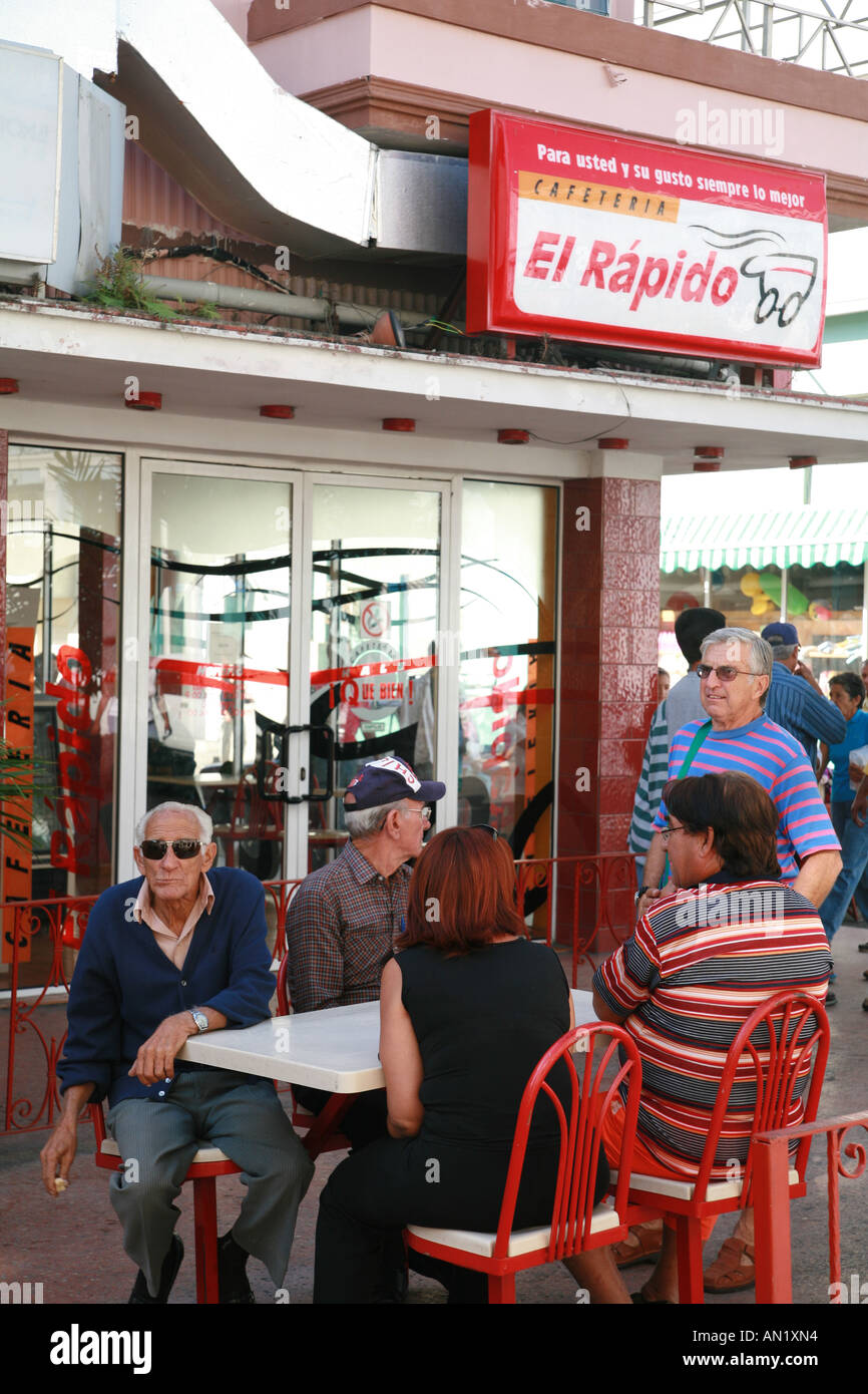 Cuba Cienfuegos El Rapido la chaîne de restauration rapide Banque D'Images