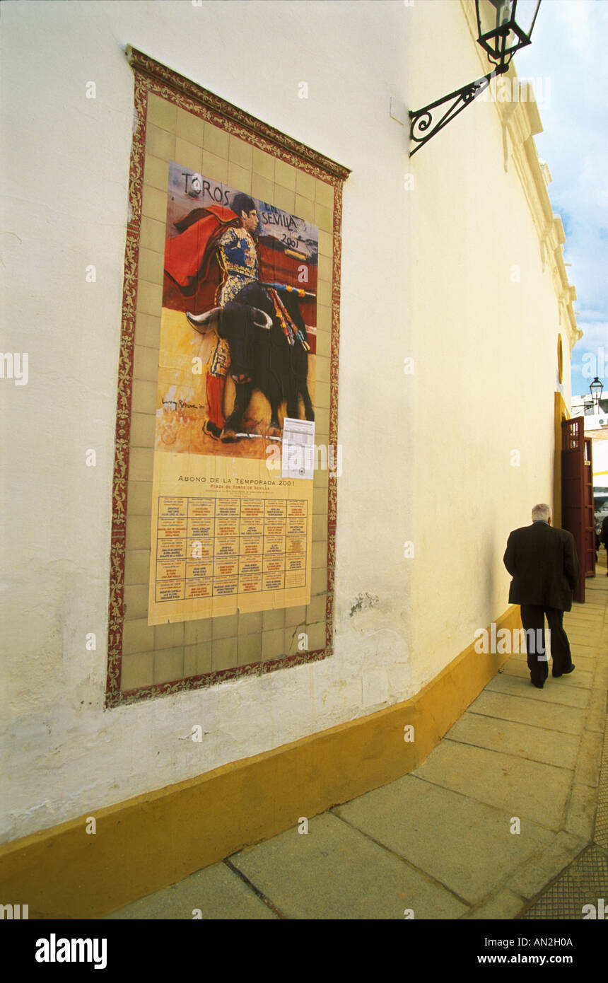 Afficher un poster de la prochaine féria de la Maestranza durant la foire d'Avril de Séville Andalousie Espagne Banque D'Images
