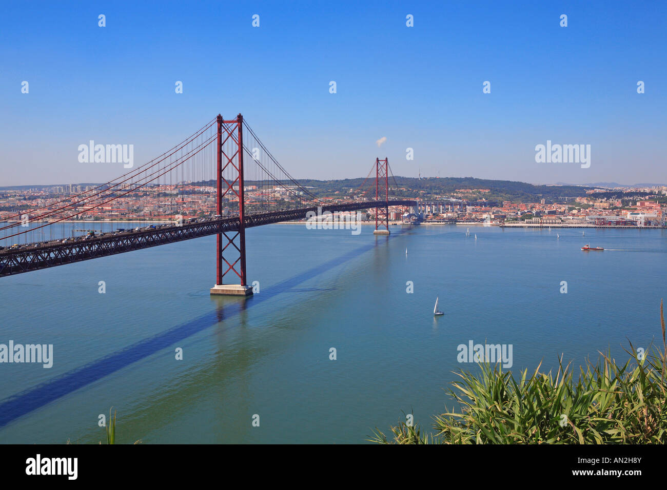 Lisbonne, le pont Ponte 25 de Abril, plus de Tejo Banque D'Images