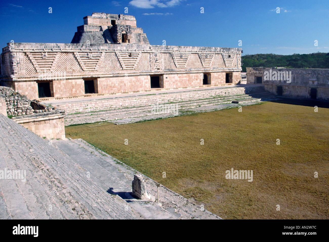 L'antiq Quadrangle, partie de l'Uxmal ruines mayas dans l'état du Yucatan au Mexique. Banque D'Images