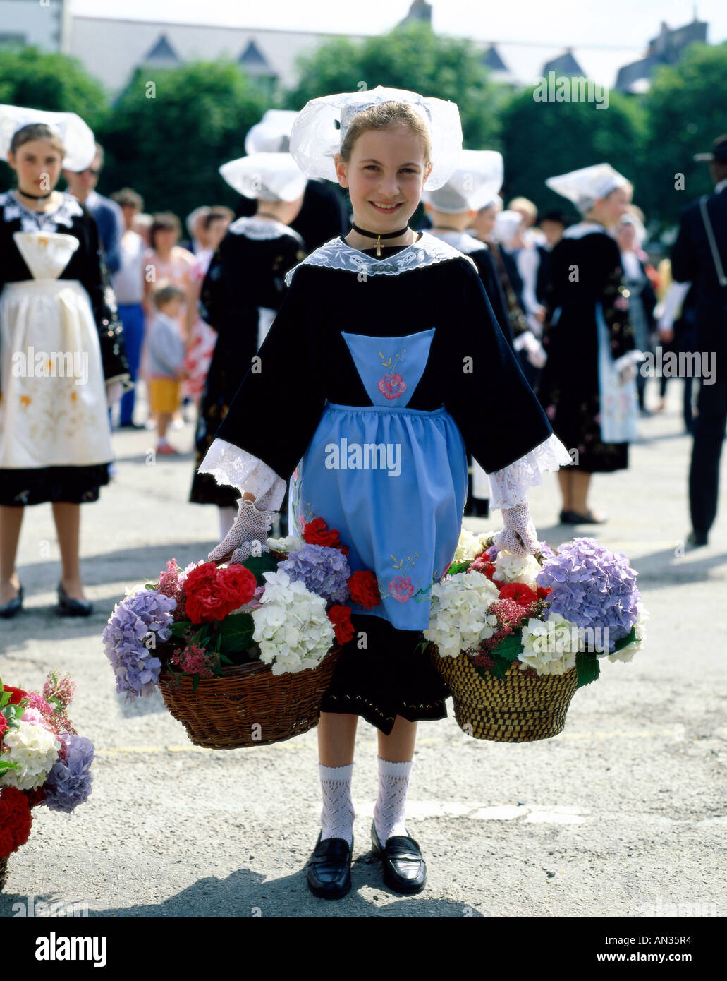 France traditional dress Banque de photographies et d'images à haute  résolution - Alamy