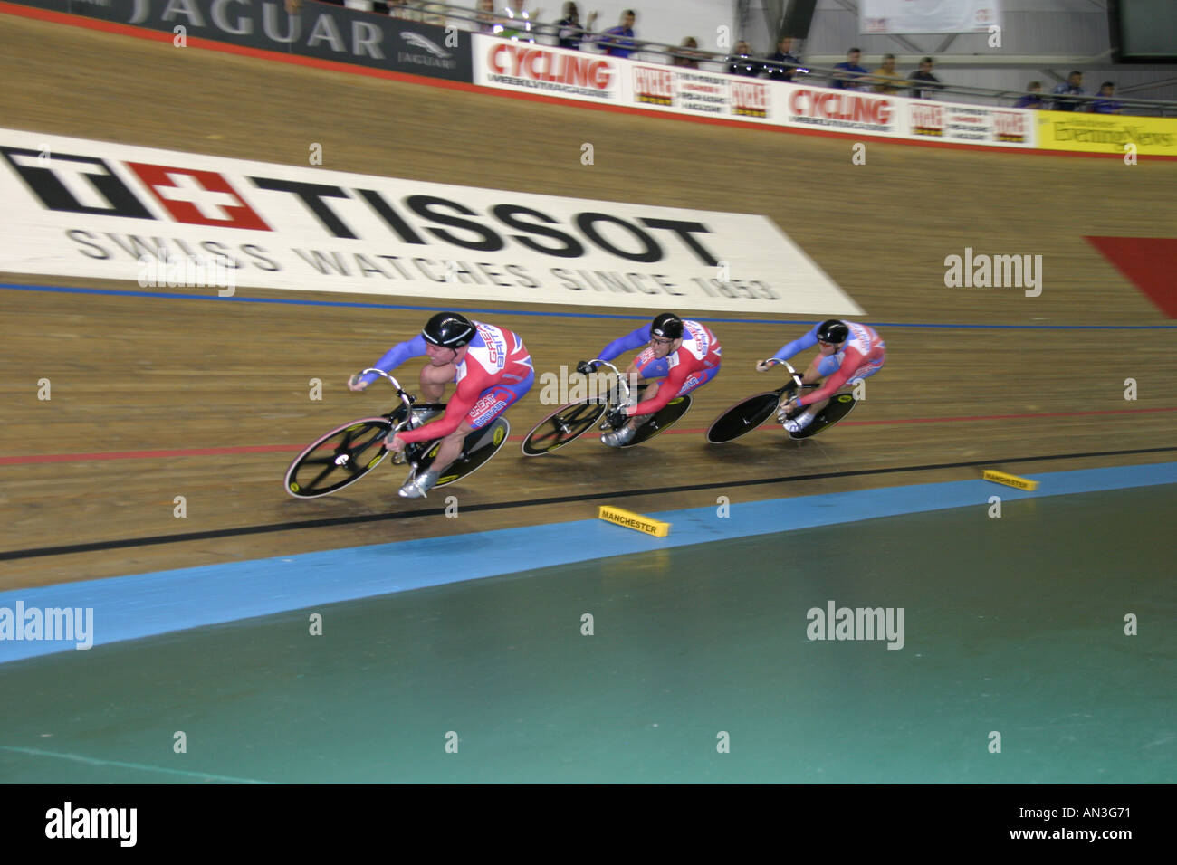 Gagnants Chris Hoy Craig MacLean Jamie Grande-bretagne du personnel de l'équipe de sprint olympique Coupe du Monde de Cyclisme sur piste à Manchester 9 Avril 2004 Banque D'Images