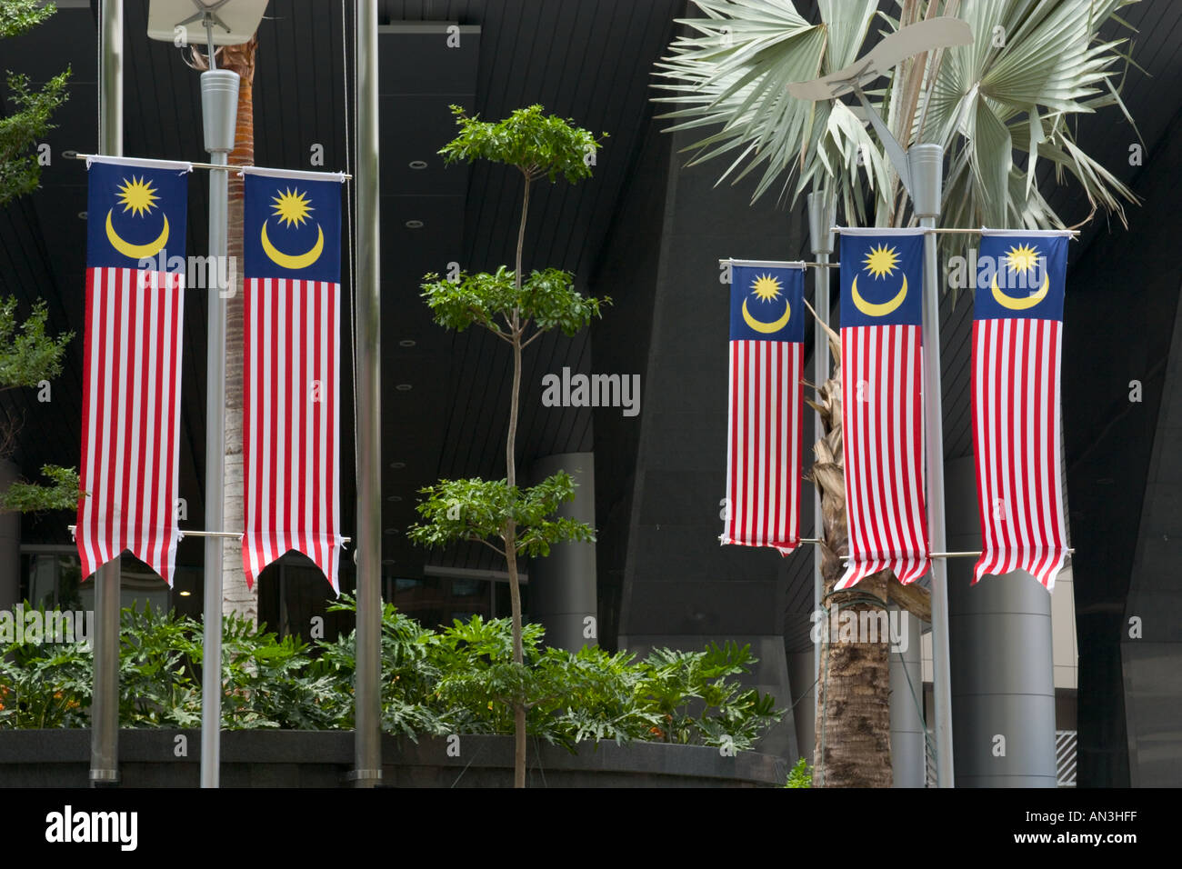 Drapeaux de Malaisie pendaison le concept du patriotisme lampadaires Banque D'Images