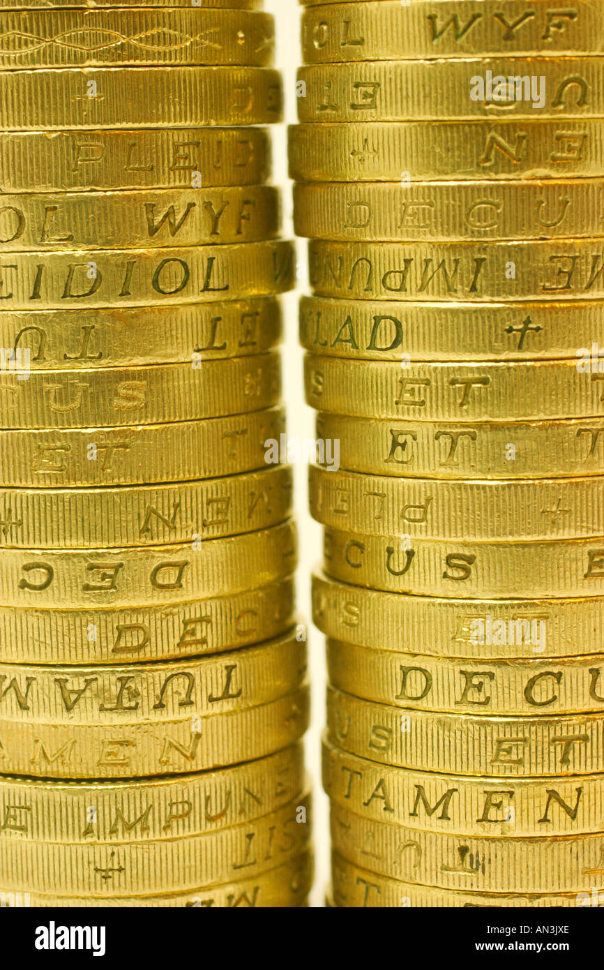 Des piles de pièces Livre britannique Banque D'Images