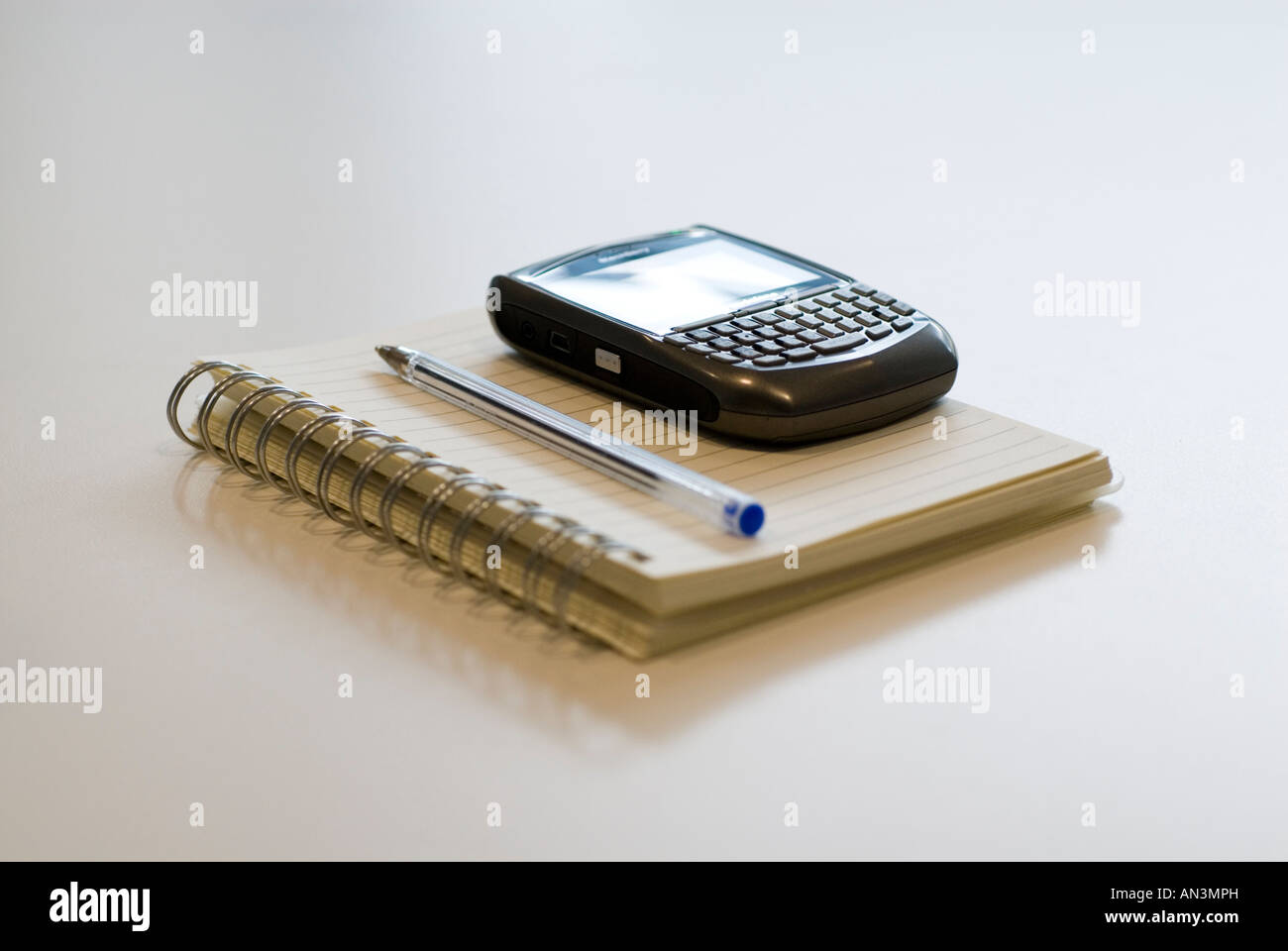 Blackberry et le bloc-notes Banque D'Images