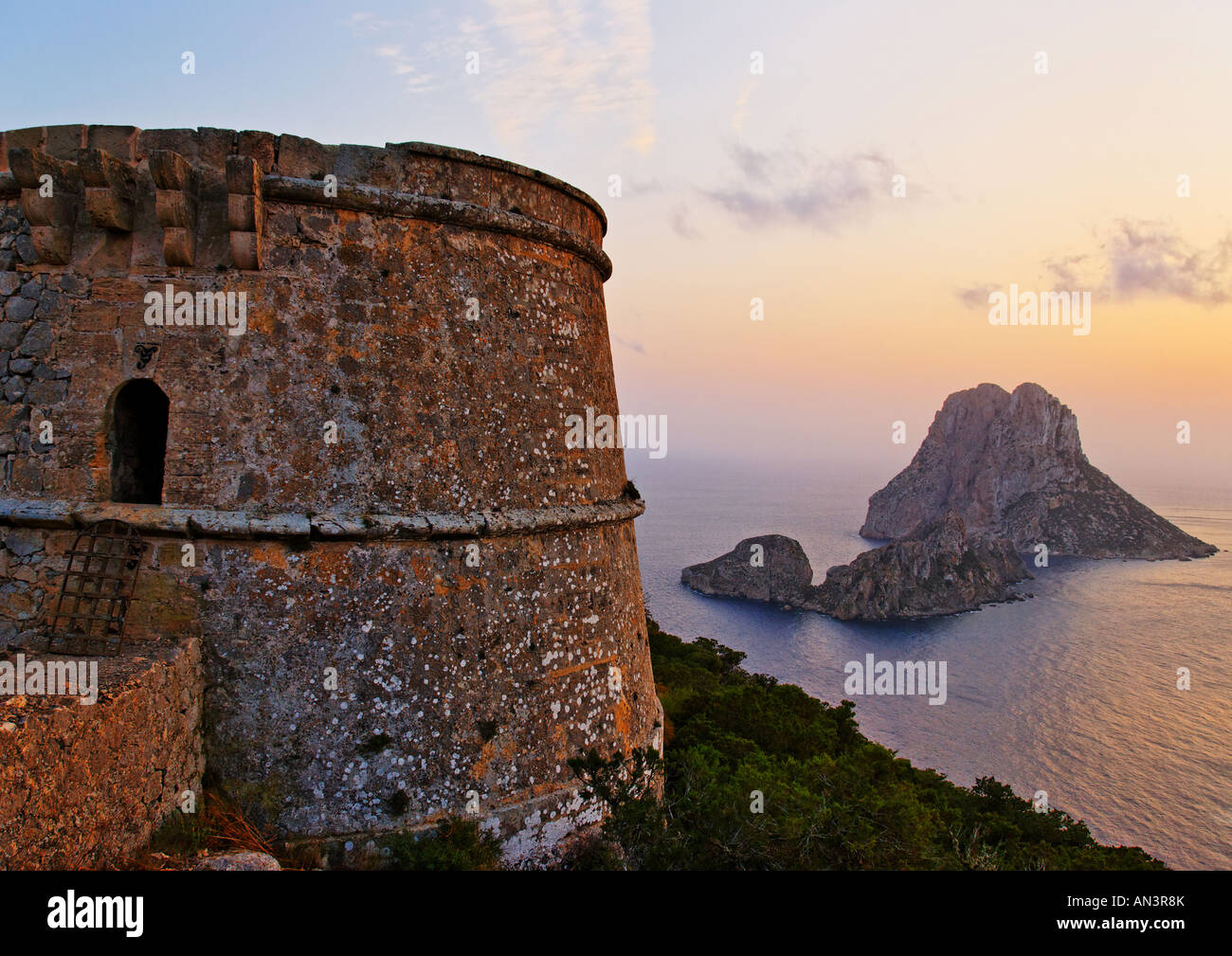 Torre de Savinar et Es Vedra Banque D'Images