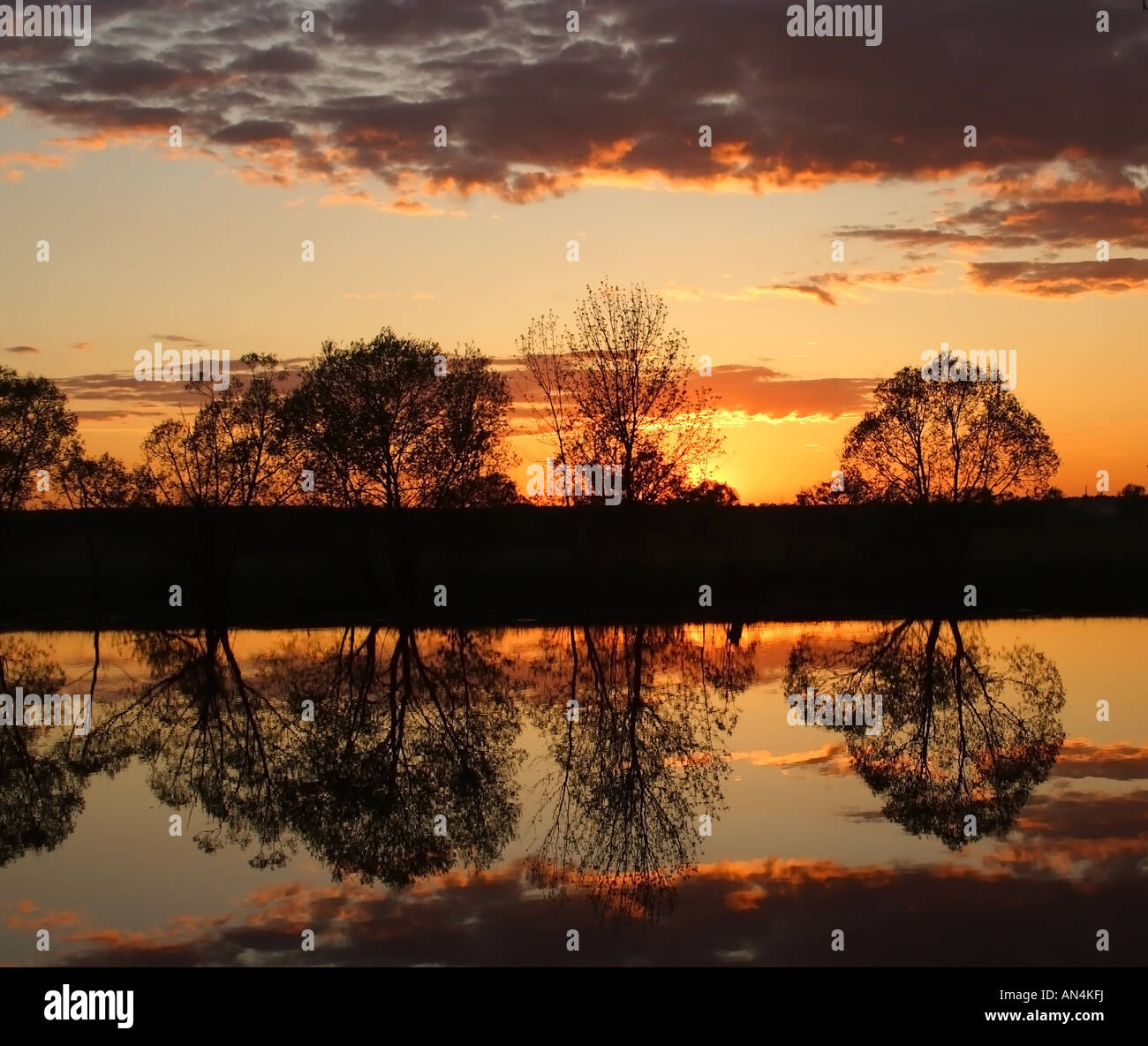 Coucher de soleil sur la rivière Banque D'Images