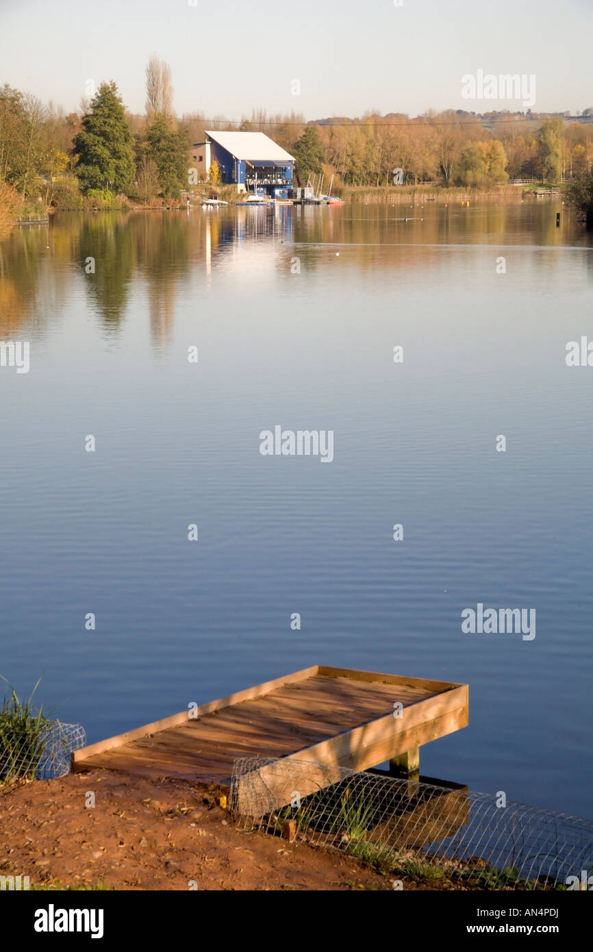 Une remise à bateaux sur la flèche valley Lake dans le parc de pays Redditch Midlands Worcestershire England UK Banque D'Images