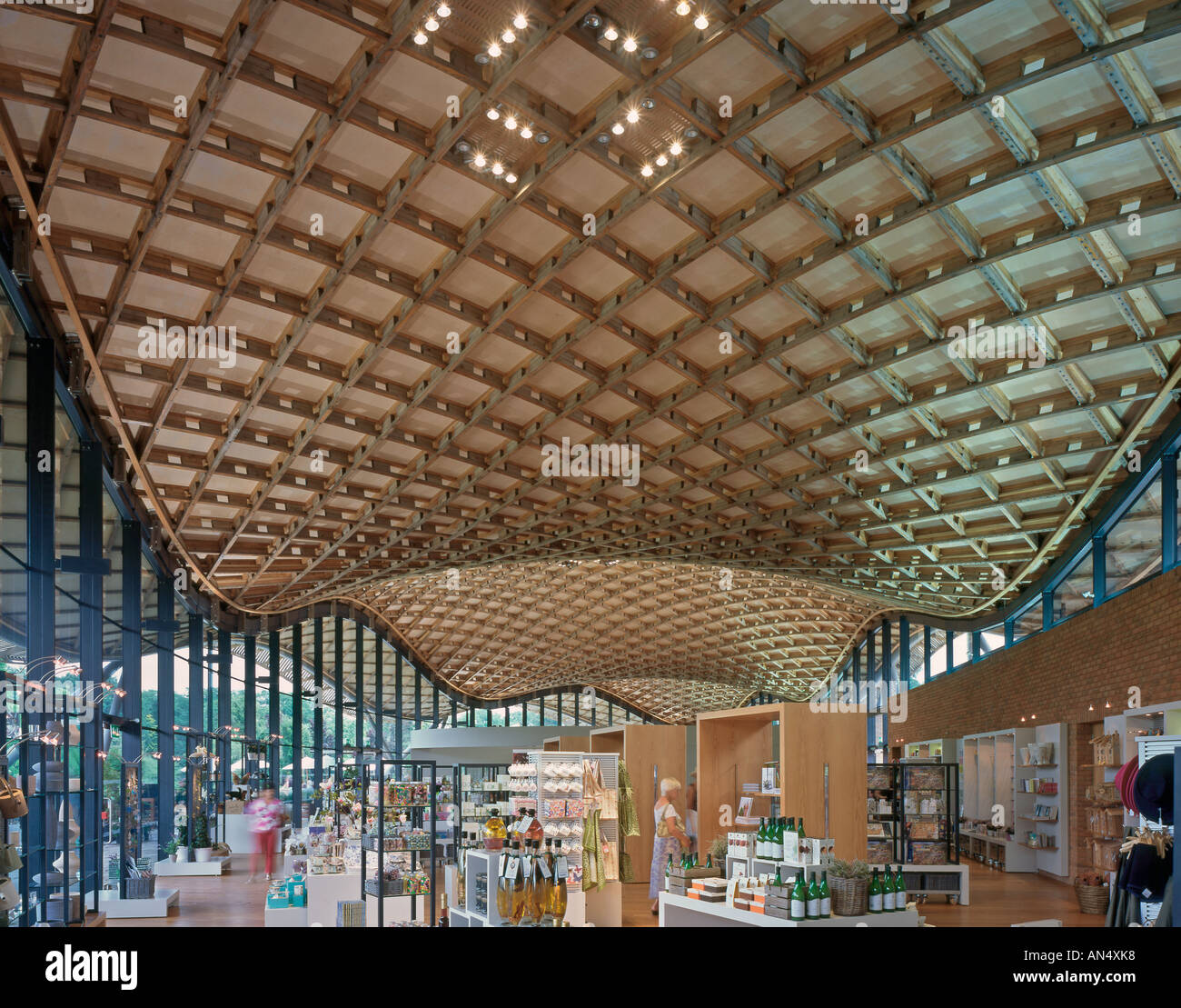 Le Savill Building, Windsor Great Park, Surrey, 2006. Des toits de l'intérieur. Savill Gardens. Architecte : Glen Howells Architects Banque D'Images