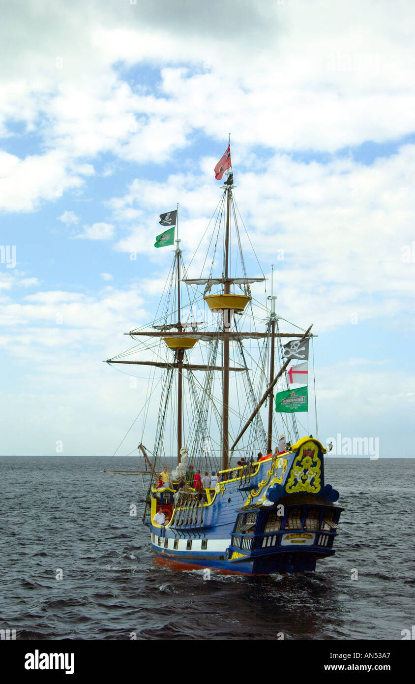 Les galions espagnols restauré navire départ port de Georgetown dans le Grand Cayman Islands Banque D'Images